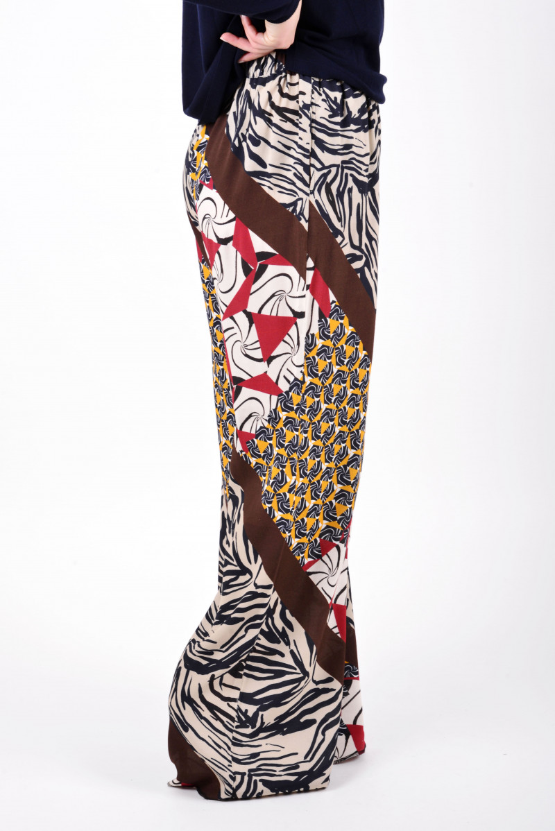 PERSONA PANTALONE CONFORMATO