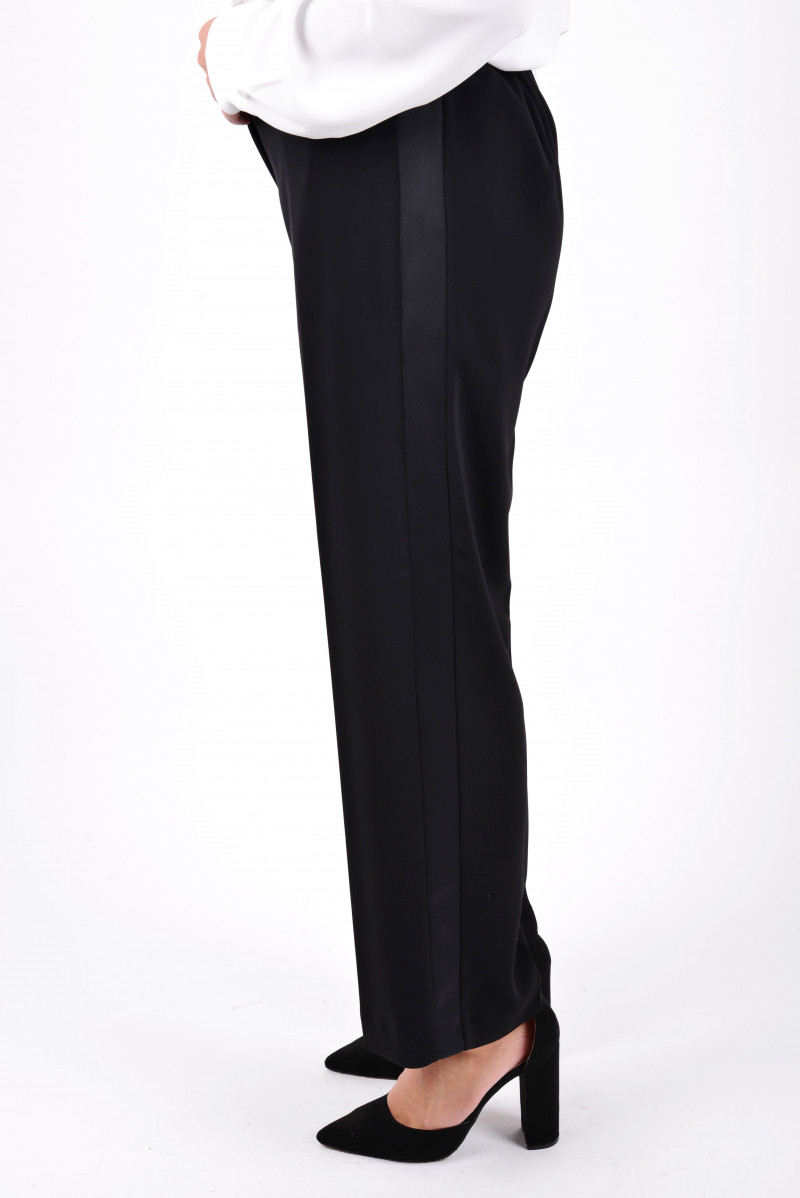 PERSONA PANTALONE CONFORMATO
