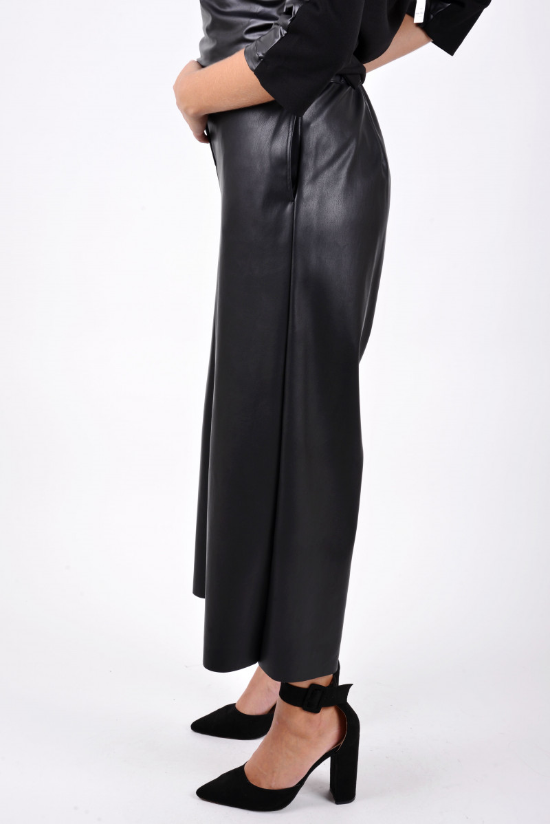 PERSONA PANTALONE PANT E GONNE CONFORMATO