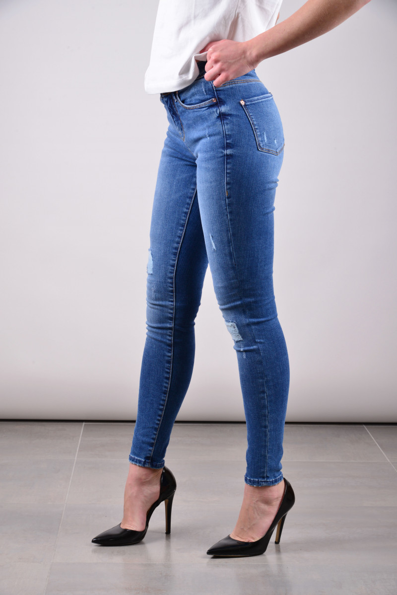 GUESS JEANS JEANSERIA