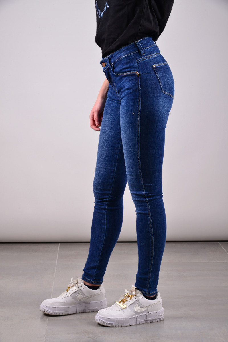 GUESS JEANS JEANSERIA