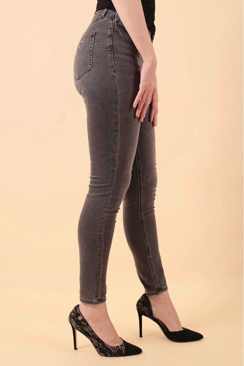 GUESS JEANS JEANSERIA