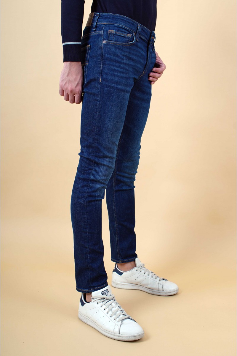 GUESS JEANS JEANSERIA