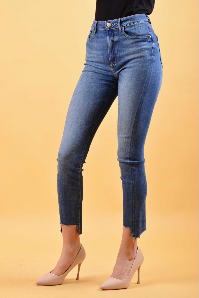 GUESS JEANS JEANSERIA