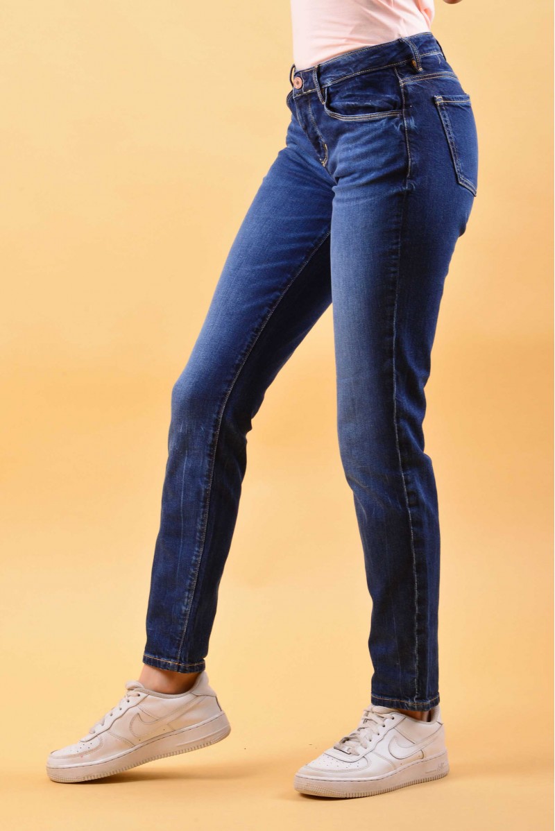 GUESS JEANS JEANSERIA