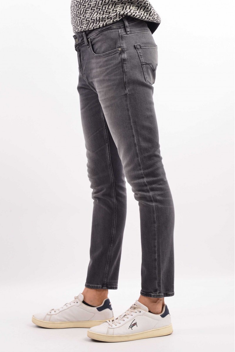 GUESS JEANS JEANSERIA