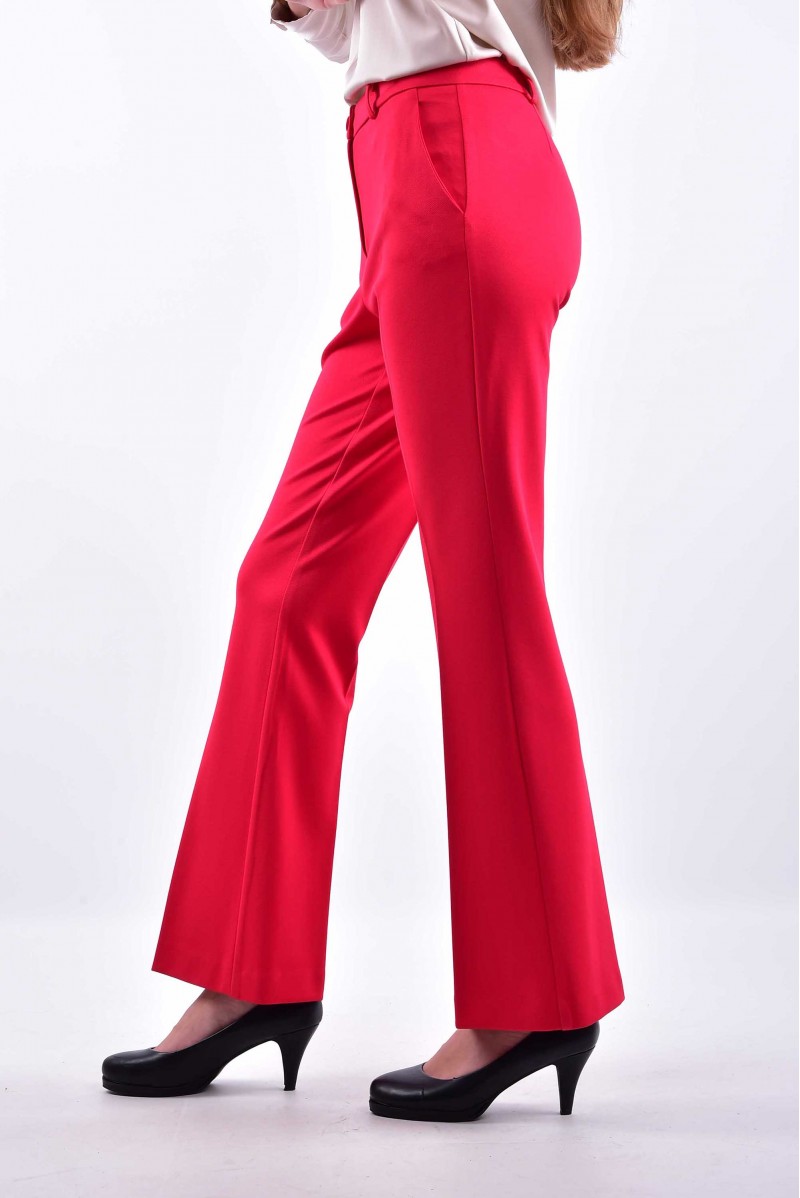 TEN WAYS TO BE PANTALONE CASUAL