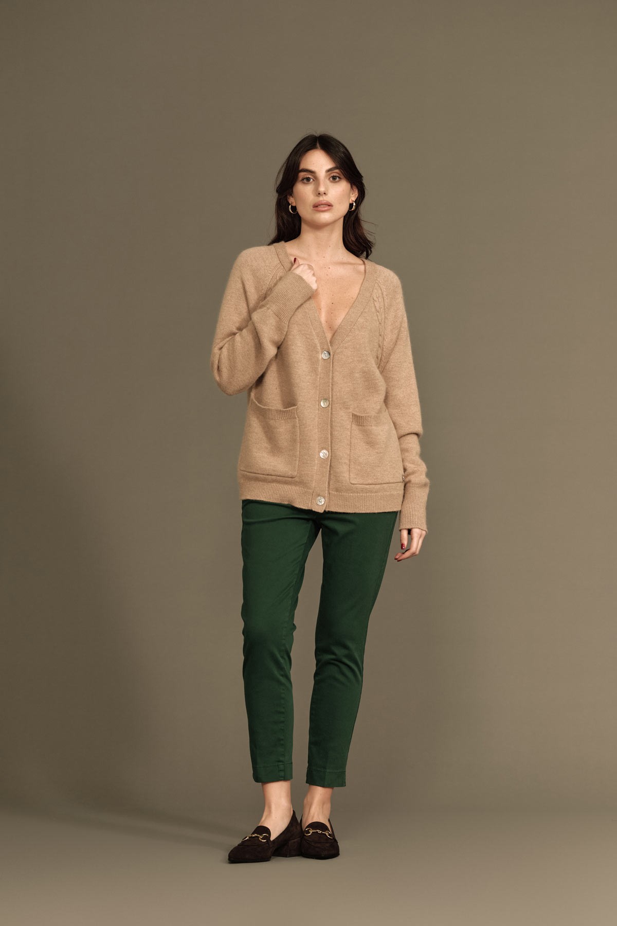 PANTALONE CON SPACCHETTO E VITA ELASTICIZZATA - WW18401