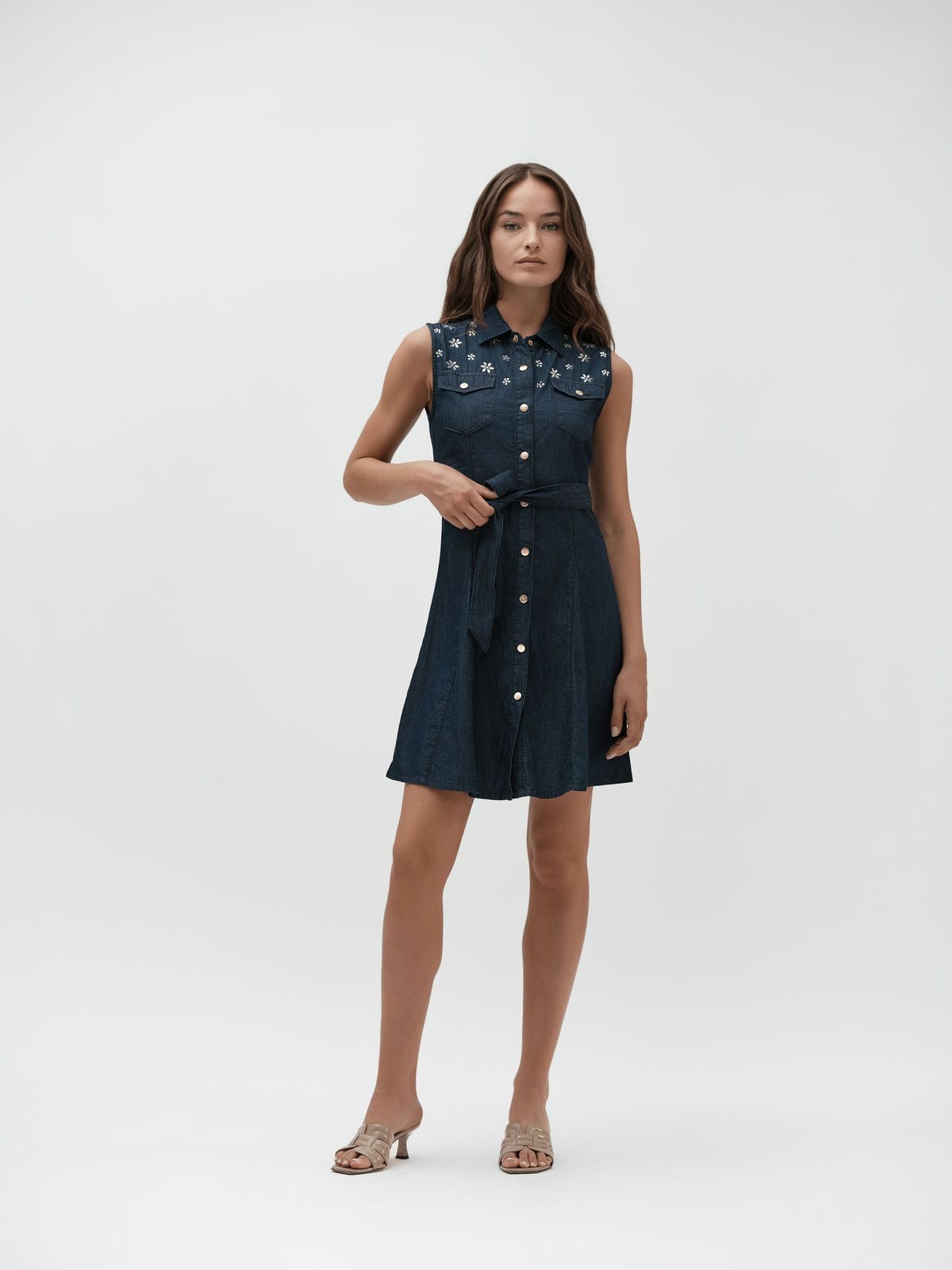 SCAMICIATO IN CHAMBRAY CON APPLICAZIONI - WW30252