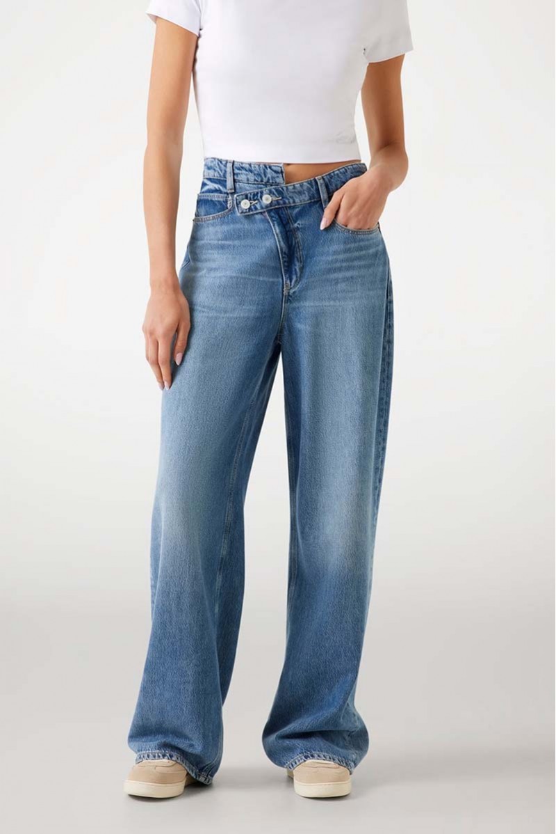 GUESS JEANS JEANSERIA