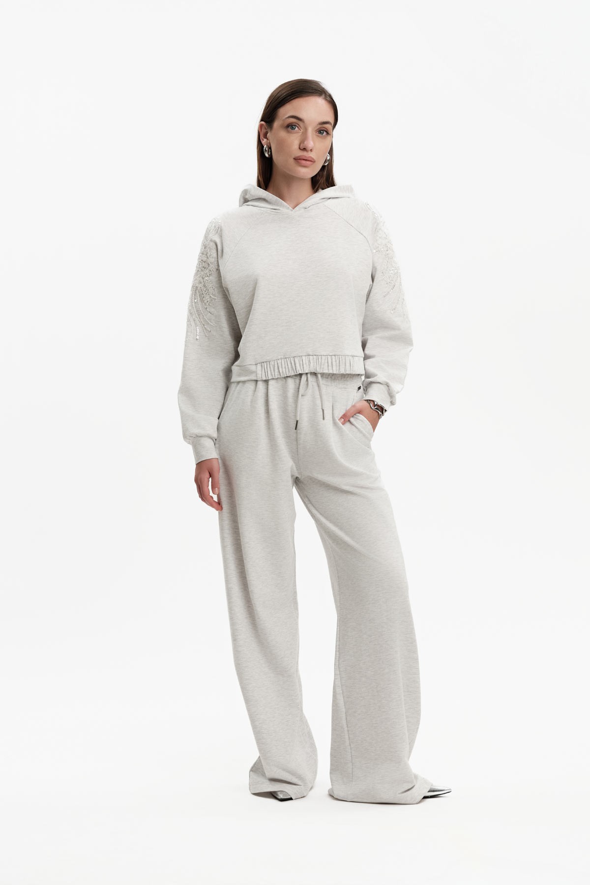 FELPA CROPPED CON CAPPUCCIO E APPLICAZIONI - WW31134_A