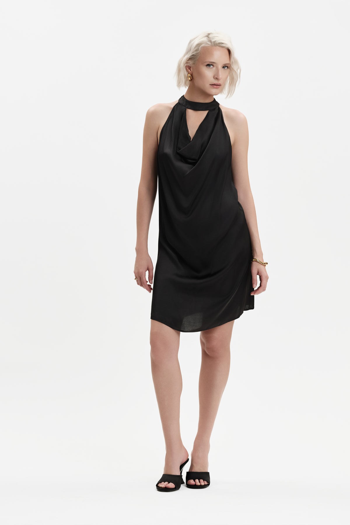 ABITO IN RASO CON SCOLLO A GOCCIA - WW31814