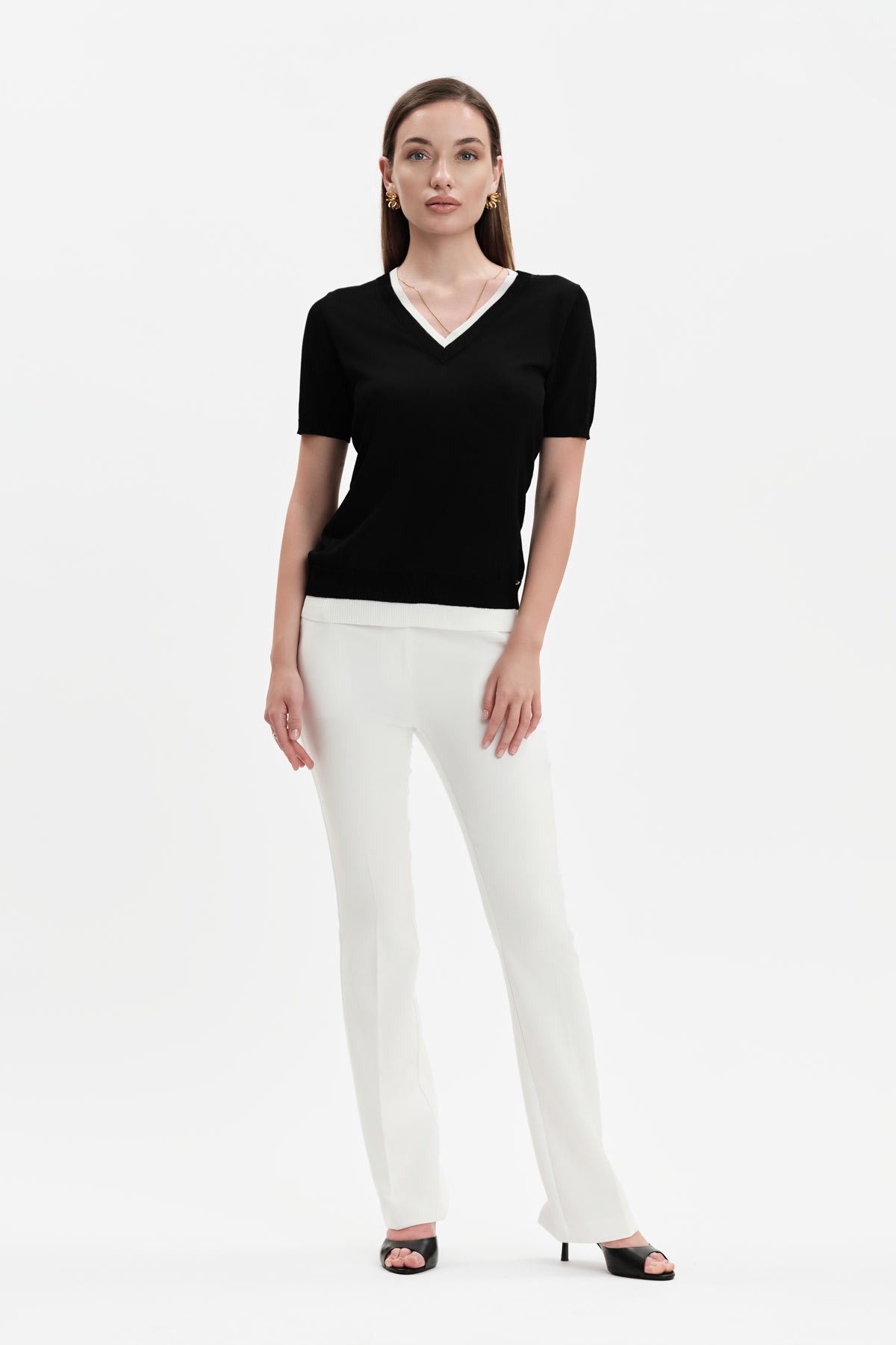 MAGLIA CON SCOLLO A V E DOPPIA COSTINA - WW31077