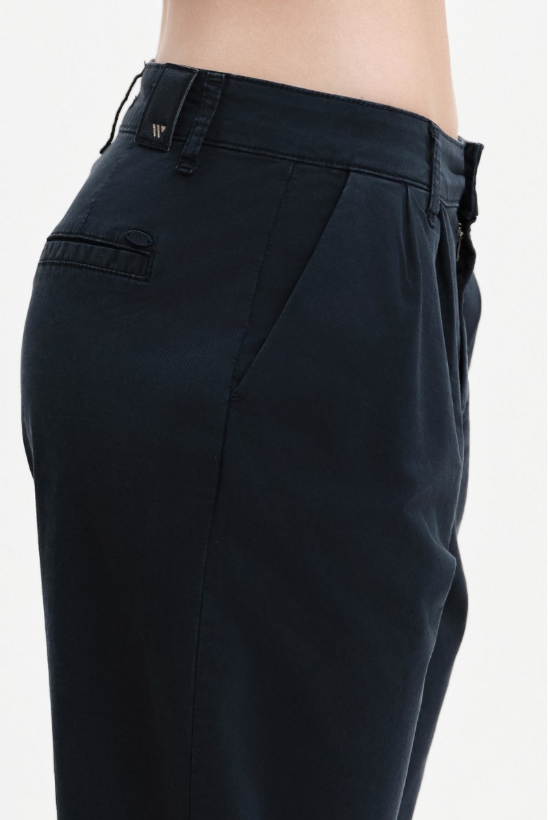 WHITE WISE PANTALONI CON PINCES E RISVOLTO GABARDINA - WW31413 