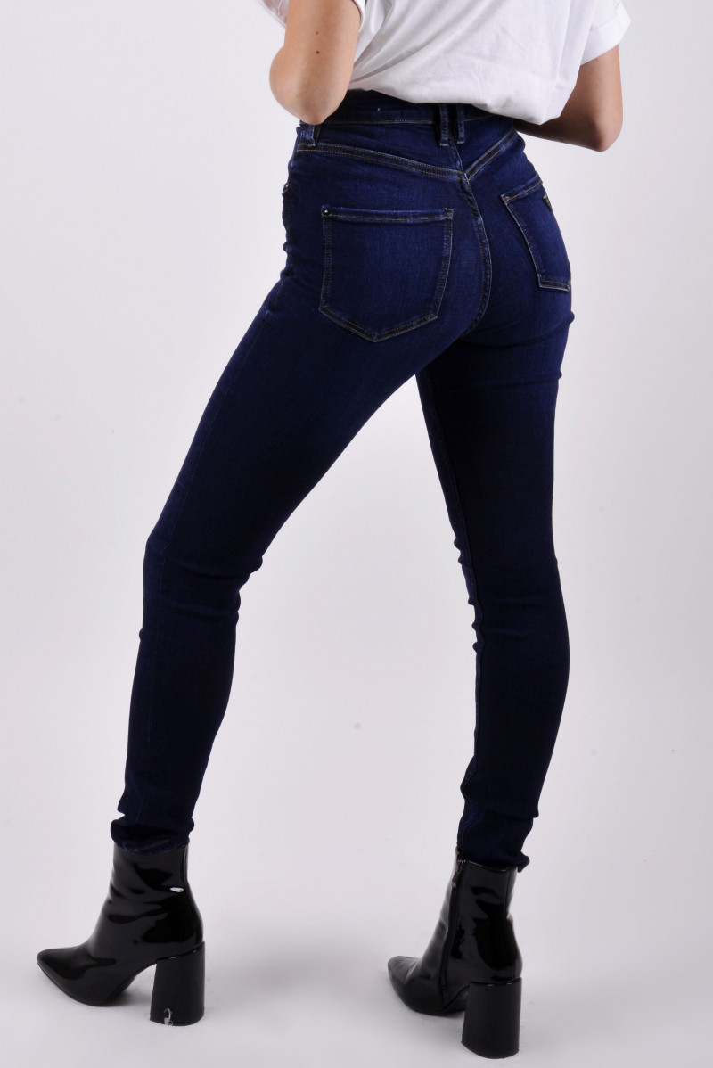 GUESS JEANS JEANSERIA