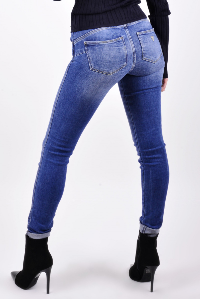 GUESS JEANS JEANSERIA